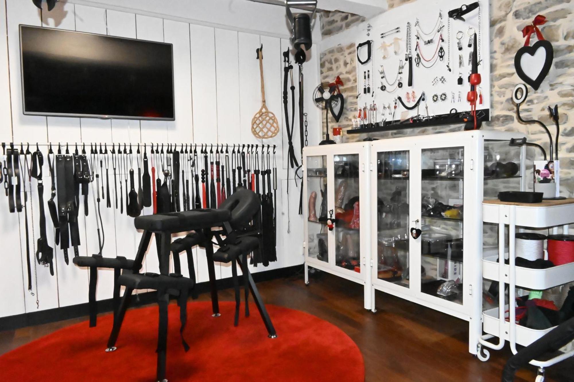 Love Room Donjon Dol In Love Bdsm 돌드브레테인 외부 사진